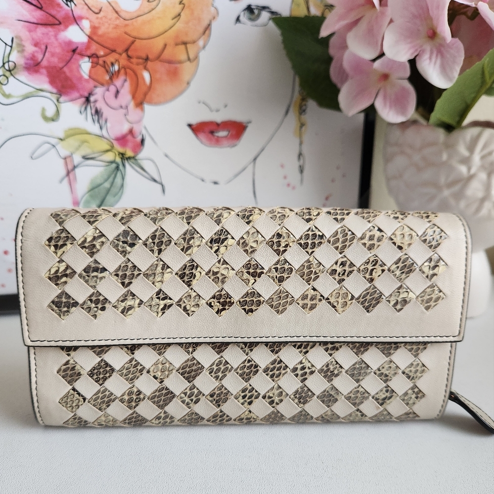 BOTTEGA VENETA Intrecciato Lambskin Leather Wallet